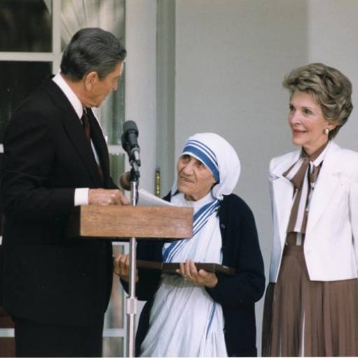 Madre Teresa de Calcutá recebeu o Prémio Nobel da Paz