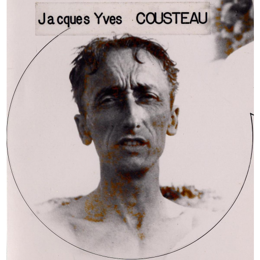 Nasceu o oceanógrafo Jacques Cousteau